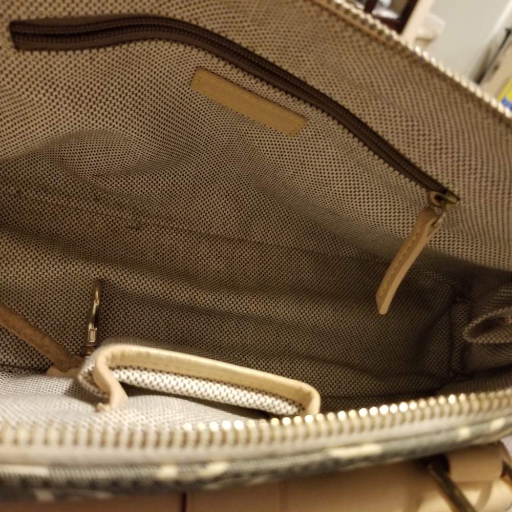 Dooney & Bourke handbag - Picture 3 of 8